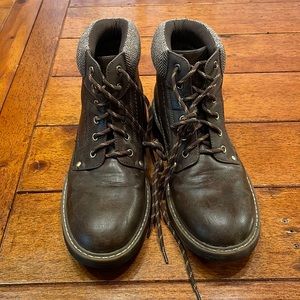 Guess boots